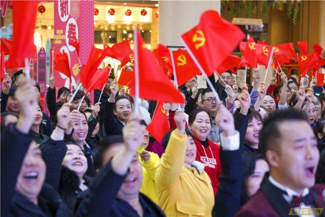 返乡学生包瑞琦:假期开启“逛拍”日常,复古美景推荐家乡