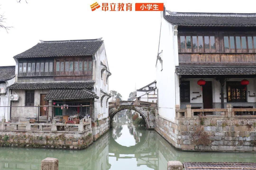 3辆严重超载的“百吨王”在高速上被朝阳交警查获